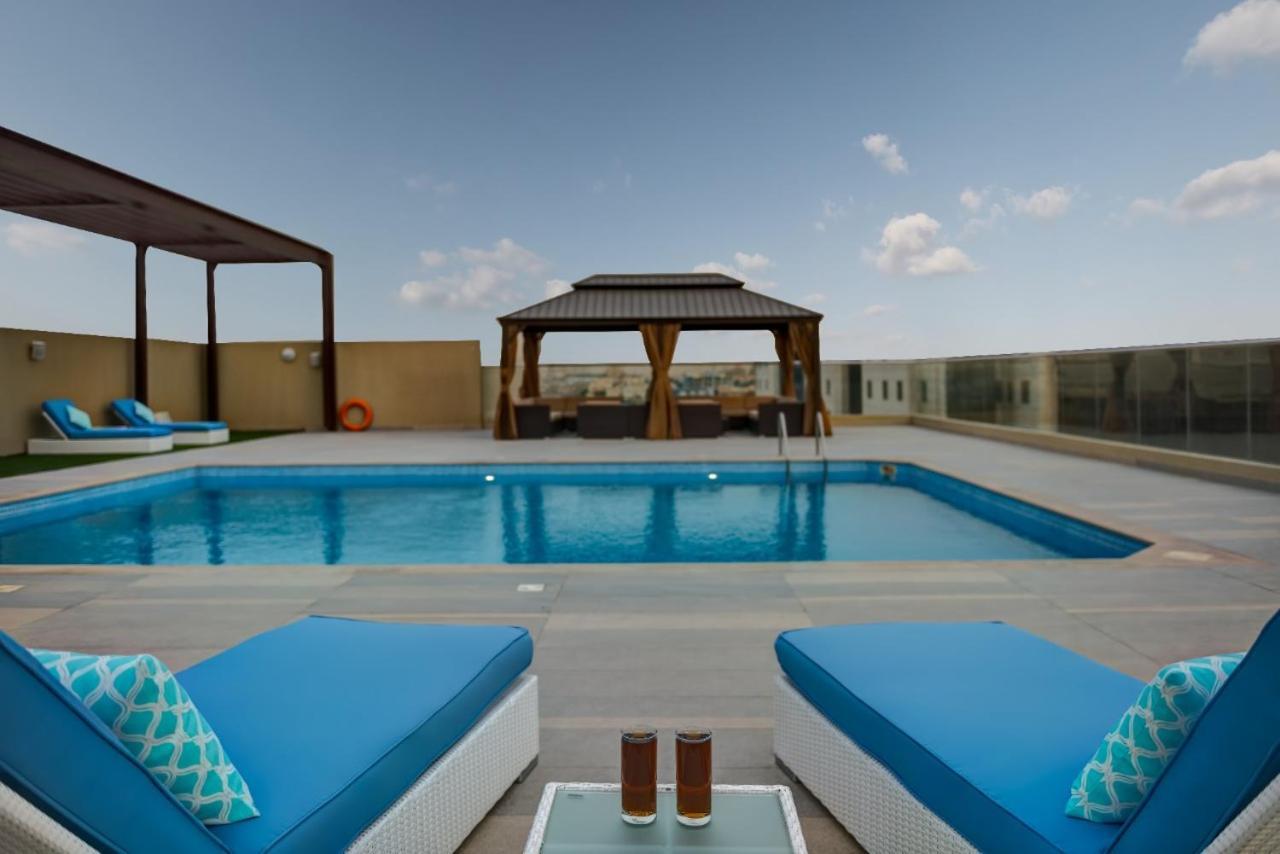 Abar Hotel Apartments Dip-1 Dubai Bagian luar foto