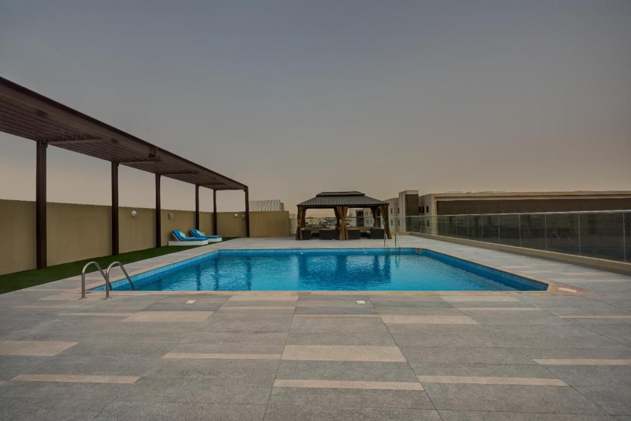 Abar Hotel Apartments Dip-1 Dubai Bagian luar foto