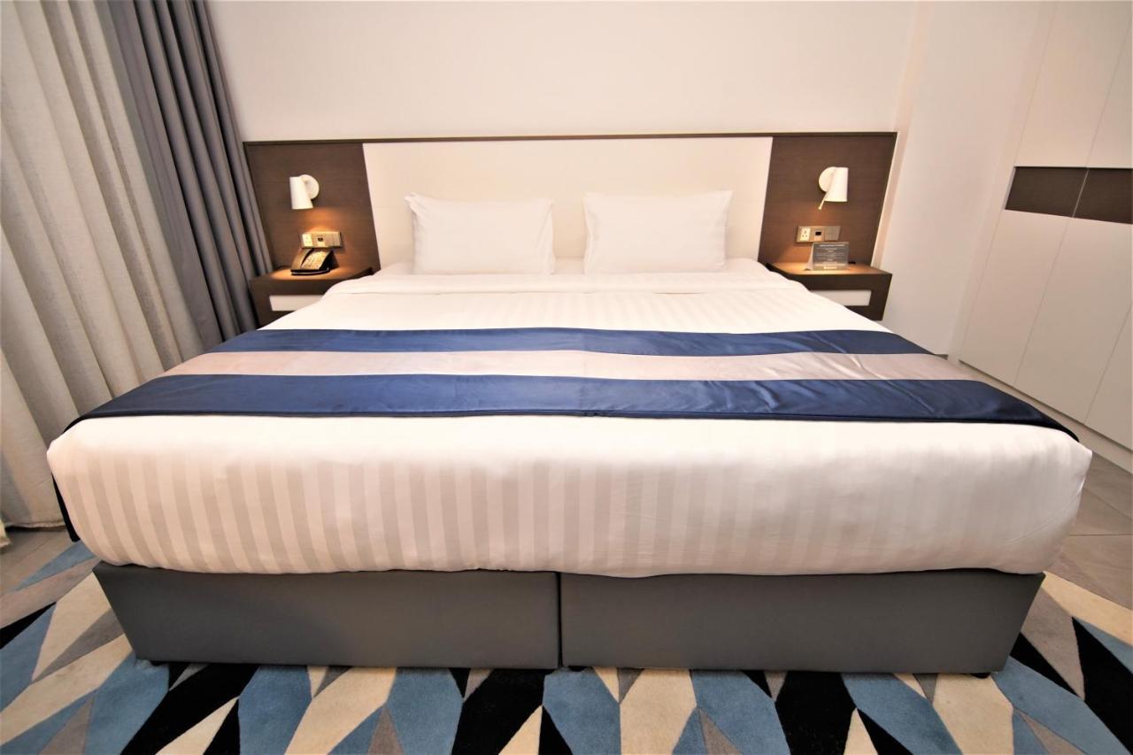 Abar Hotel Apartments Dip-1 Dubai Bagian luar foto