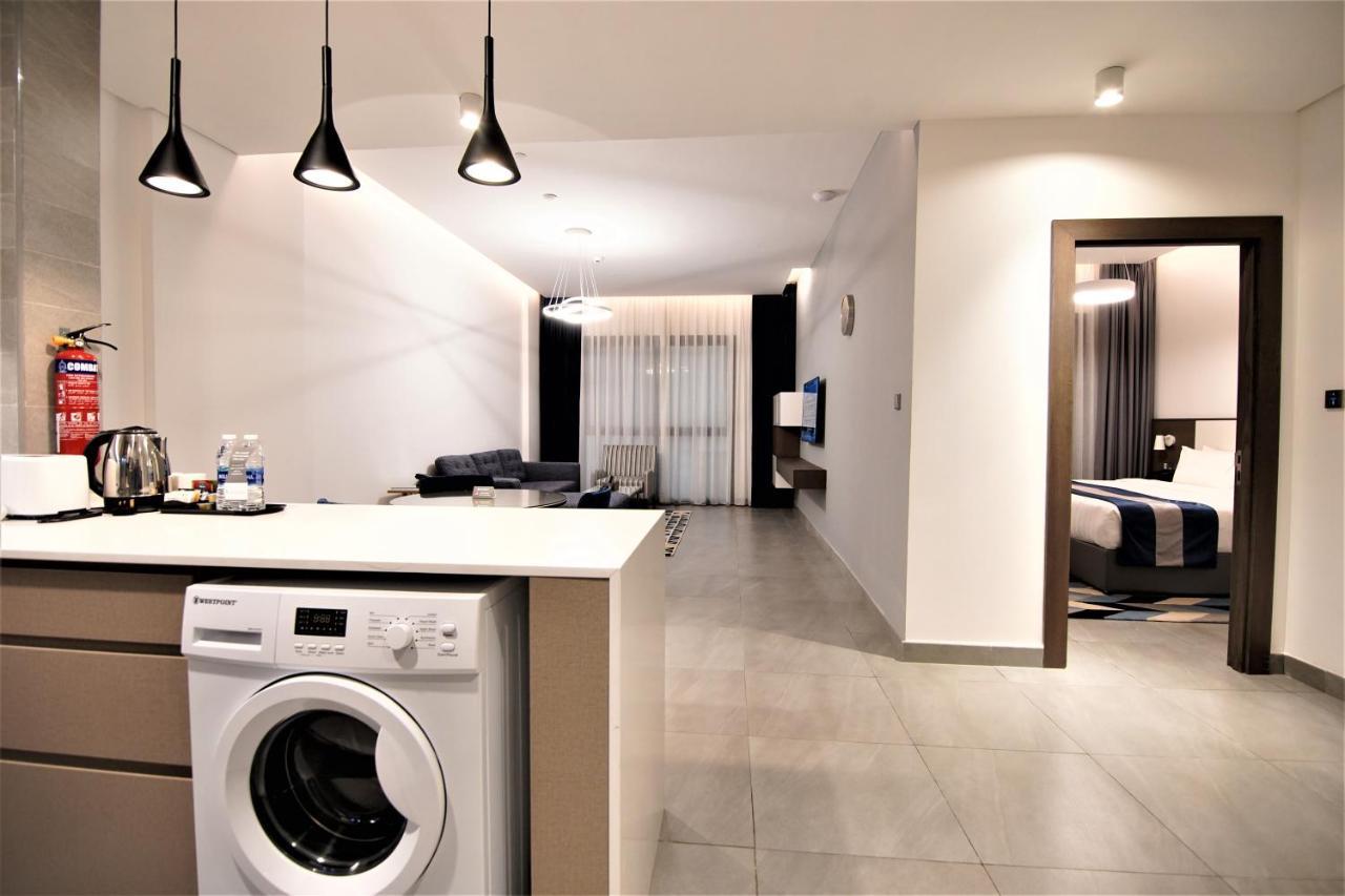 Abar Hotel Apartments Dip-1 Dubai Bagian luar foto