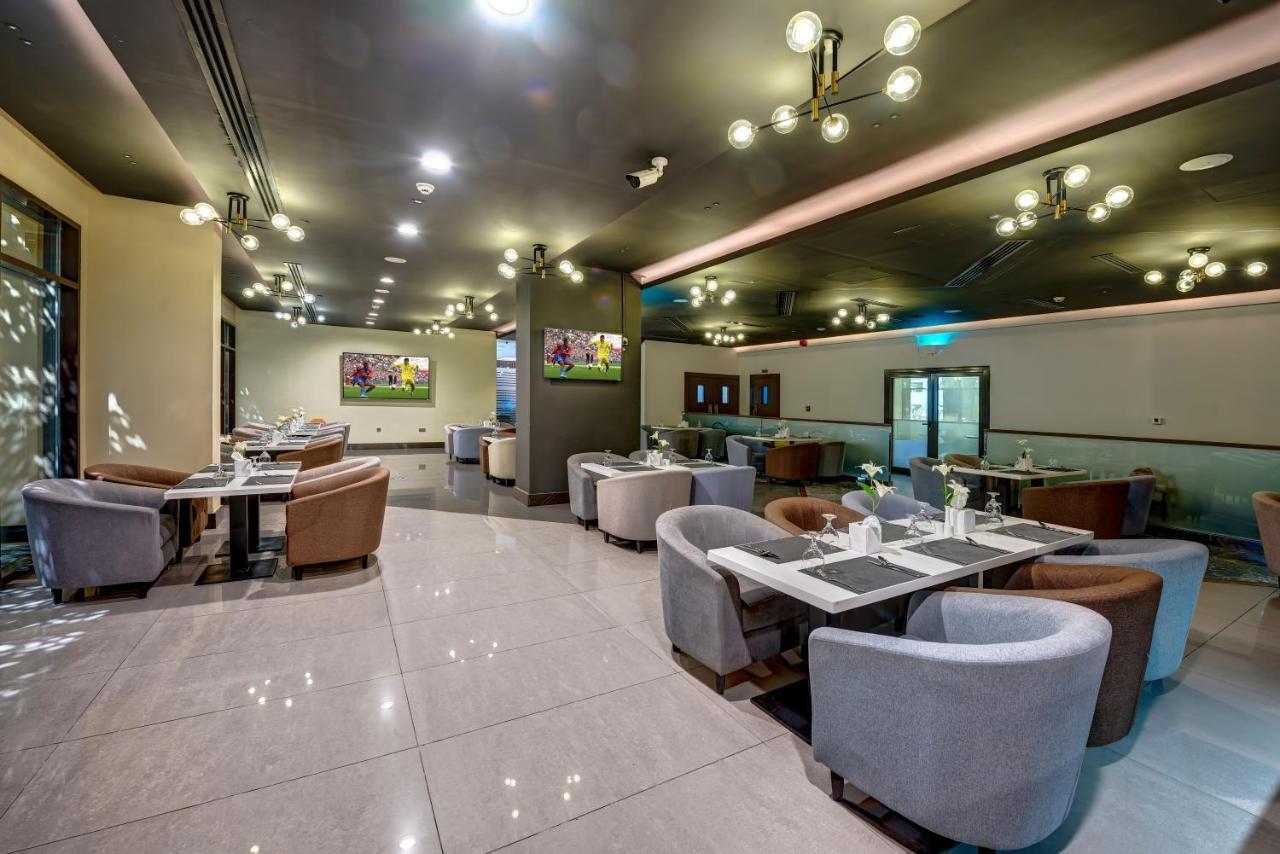Abar Hotel Apartments Dip-1 Dubai Bagian luar foto
